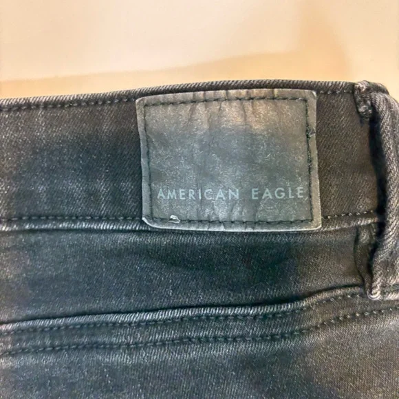 American Eagle black stretch denim distressed cutoff jean shorts size 4 - Picture 7 of 9